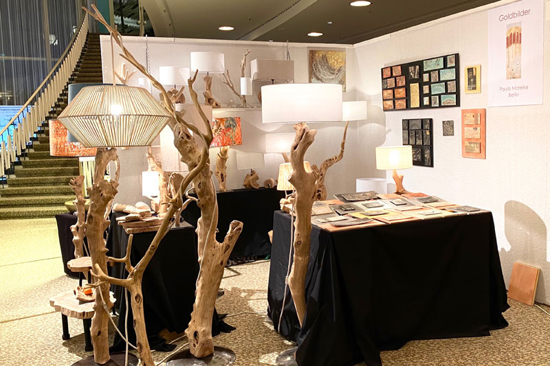 Paula Moreikes Goldbilder auf der internationalen Verkaufsmesse Bazaar Berlin - Art & Style 2022