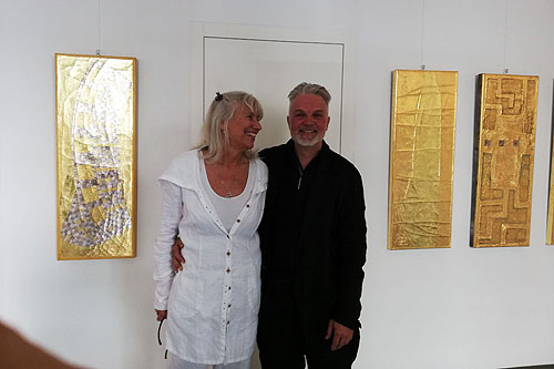 Paula Moreike und Wolf Haussner bei der Ausstellung in der Galerie Kontor in Berlin Charlottenburg 2019