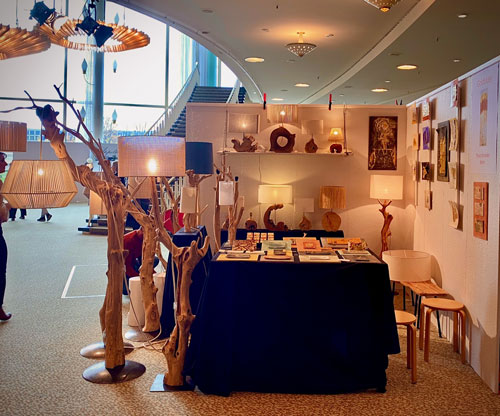 Paula Moreikes Goldbilder auf der internationalen Verkaufsmesse Bazaar Berlin - Art & Style 2023