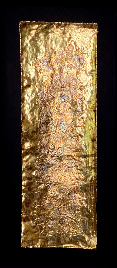 Goldbild, Ohne Titel 2024 · 46 x 103, in schwarzem, satinierten Holzrahmen gebettet, meist 23 Karat Gold, auch 21 Karat Gold, sowie oxydiertes Silber